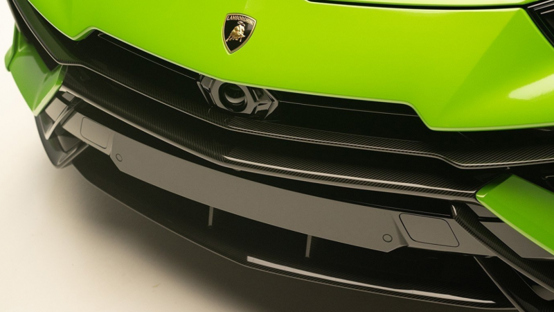 Photo of Novitec Cover Front Bumper Middle Short for the Lamborghini Urus Performante - Image 2
